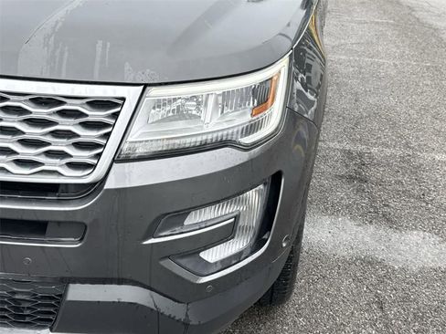 Used 2017 Ford Explorer Platinum AWD/4WD image 9