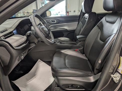 Used 2024 Jeep Compass Latitude AWD/4WD image 14