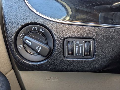 Used 2019 Dodge Grand Caravan SXT w/ Driver Convenience Group image 24