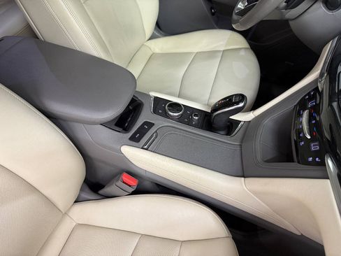 Used 2020 Cadillac XT6 Premium Luxury FWD image 35