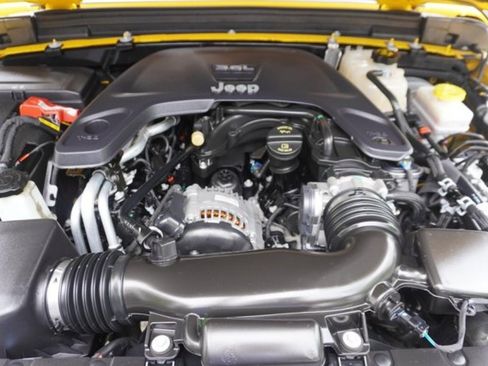 Used 2020 Jeep Wrangler Unlimited Rubicon AWD/4WD image 8