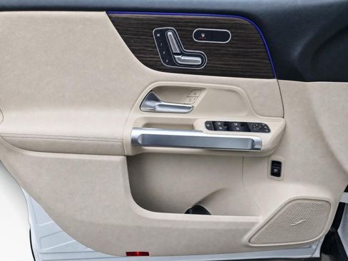 New 2026 Mercedes-Benz GLB 250 4MATIC image 33