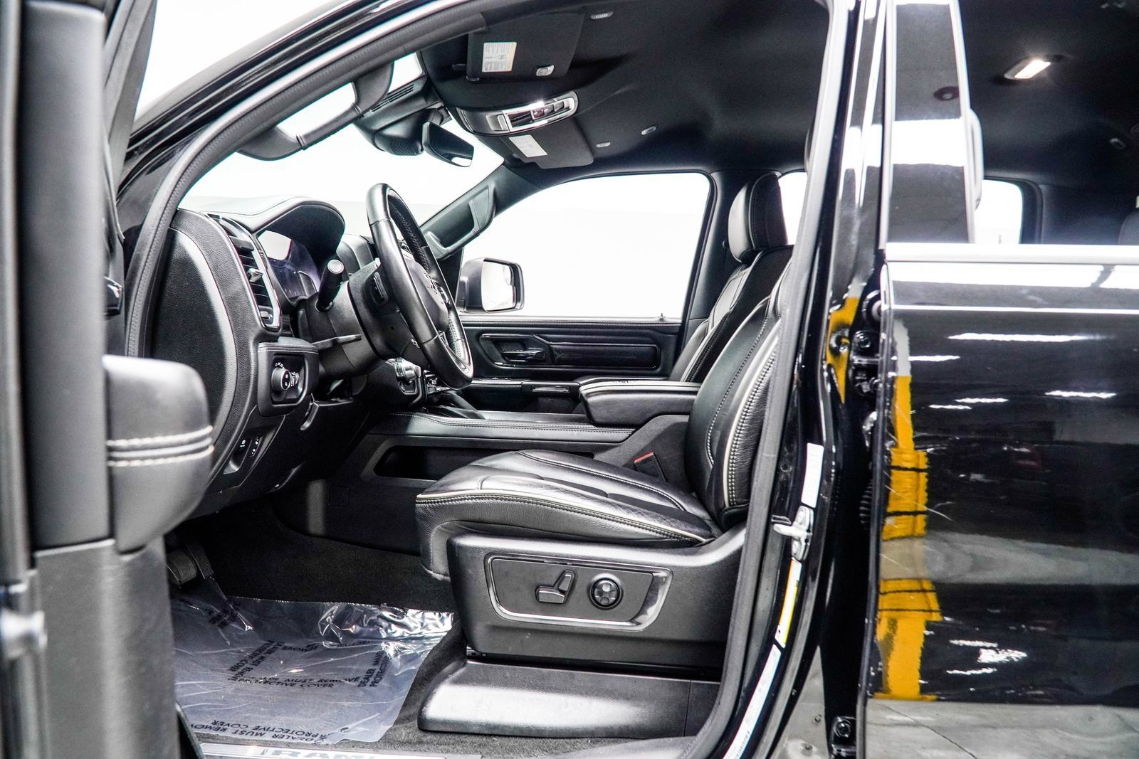 Used 2023 RAM 1500 Limited AWD/4WD image 34