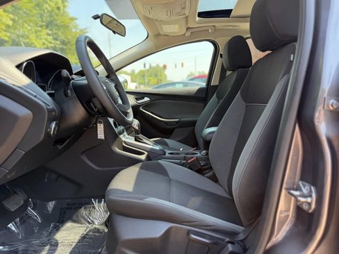 Used 2014 Ford Focus SE FWD image 16