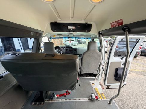 Used 2014 Ford E-350 and Econoline 350 Extended Super Duty w/ Power Group RWD image 52