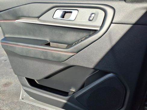 Used 2025 Ford Explorer ST-Line image 14