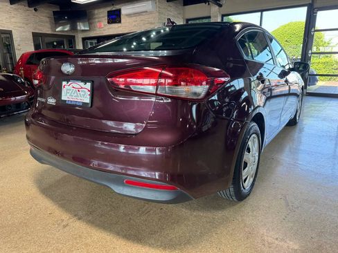 Used 2017 Kia Forte LX FWD image 7