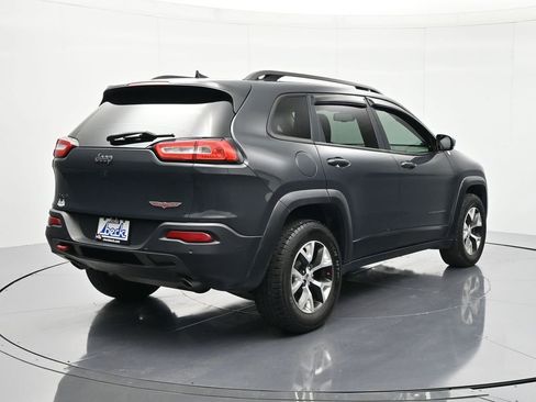 Used 2016 Jeep Cherokee Trailhawk w/ Comfort/Convenience Group AWD/4WD image 5