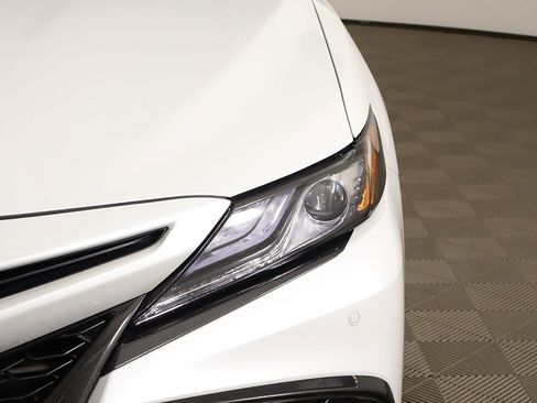 Used 2024 Toyota Camry XSE w/ Navigation Package image 17