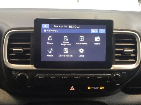 Used 2023 Hyundai Venue SE image 25