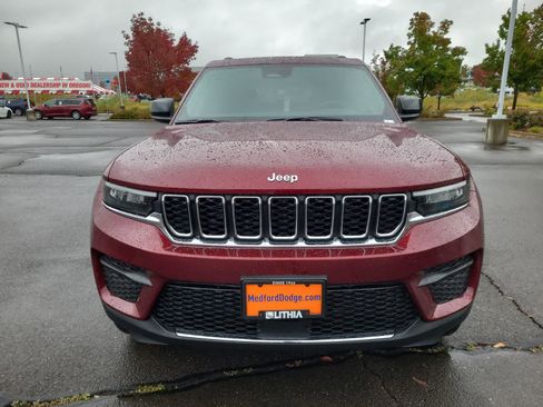 New 2025 Jeep Grand Cherokee Laredo X w/ Luxury Tech Group I image 14