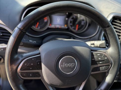 Used 2019 Jeep Cherokee Limited AWD/4WD image 22
