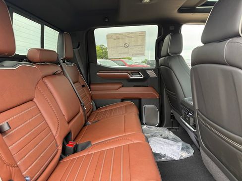 New 2026 GMC Sierra 1500 Denali Ultimate w/ LPO, Black Badging Package AWD/4WD image 34