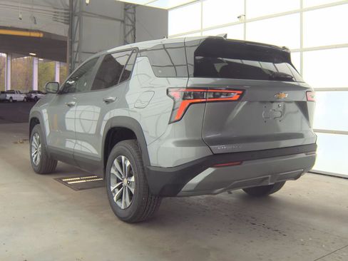 Used 2026 Chevrolet Equinox LT FWD image 13