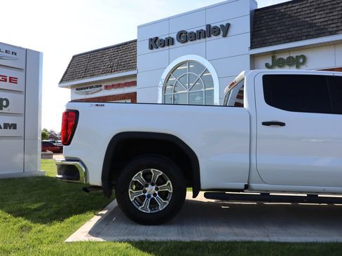 Used 2021 GMC Sierra 1500 4x4 Crew Cab w/ Sierra Value Package image 34