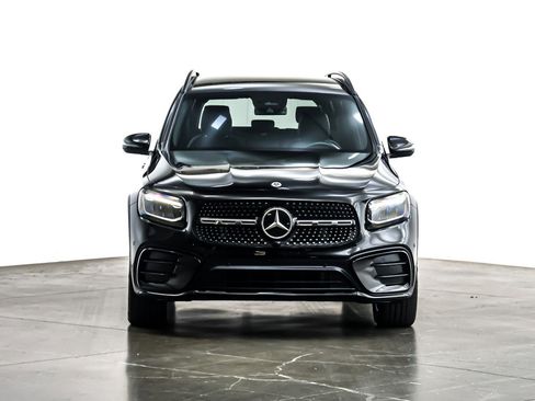 Used 2024 Mercedes-Benz GLB 250 image 3