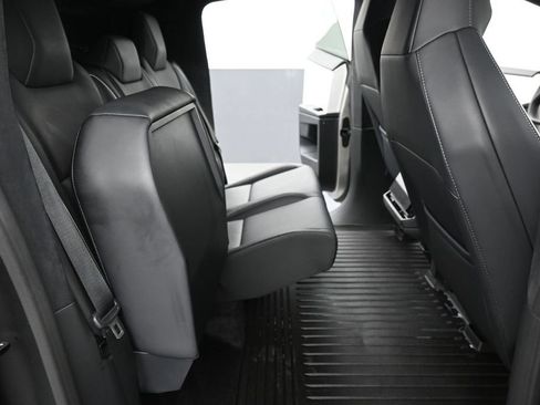 Used 2024 Tesla Cybertruck AWD Crew Cab image 7