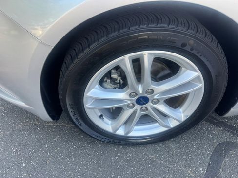 Used 2018 Ford Fusion SE FWD image 10