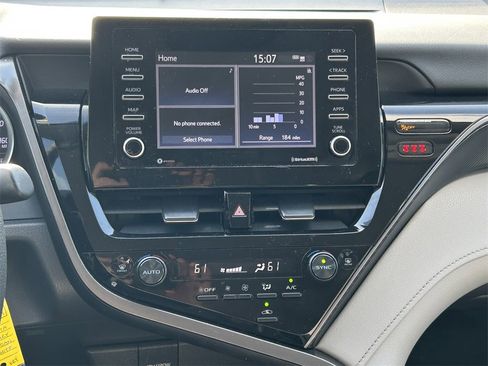 Used 2022 Toyota Camry LE image 18