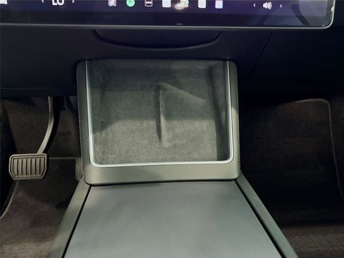 Used 2026 Tesla Model Y 2WD image 14