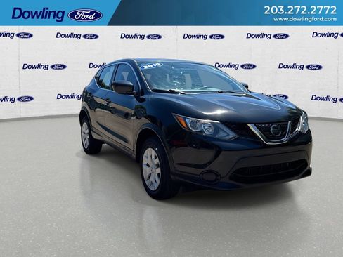 Used 2019 Nissan Rogue Sport S FWD image 2