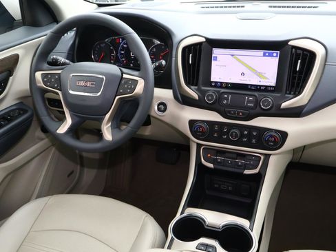 Used 2024 GMC Terrain Denali w/ Denali Premium Package AWD/4WD image 10
