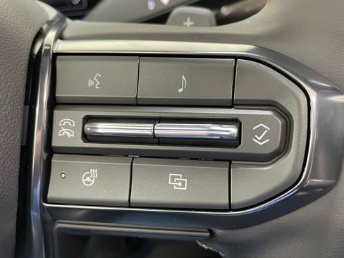 New 2026 GMC Yukon XL AT4 image 30