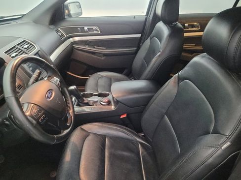 Used 2017 Ford Explorer XLT w/ Equipment Group 202A image 17