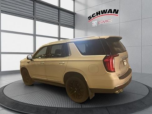 Used 2022 GMC Yukon Denali w/ Denali Premium Package image 9