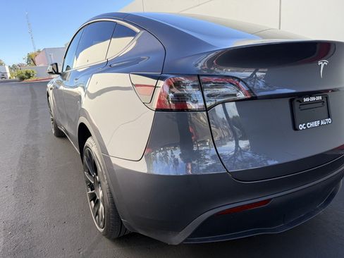 Used 2023 Tesla Model Y AWD image 10