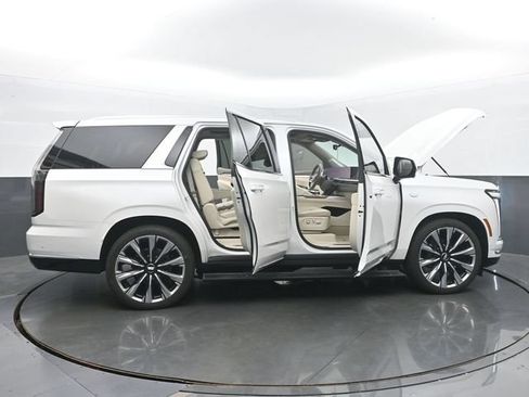Certified 2025 Cadillac Escalade Premium Luxury Platinum AWD/4WD image 57