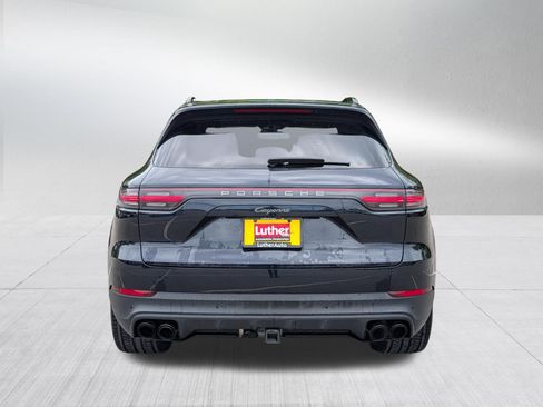 Used 2022 Porsche Cayenne AWD/4WD image 6