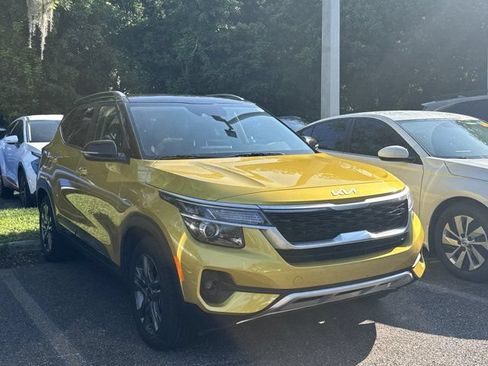 Used 2023 Kia Seltos S w/ Navigation Package FWD image 1