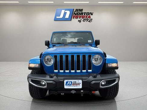 Used 2022 Jeep Gladiator Overland w/ Popular Equipment Package AWD/4WD image 2