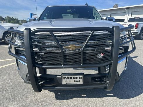 Used 2021 Chevrolet Silverado 1500 LT AWD/4WD image 2