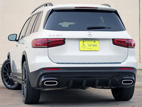 Used 2021 Mercedes-Benz GLB 250 w/ AMG Line image 5