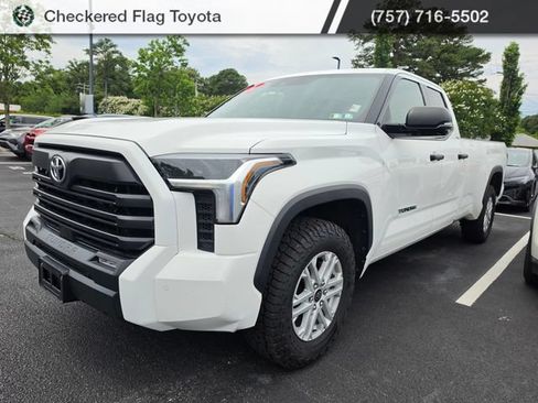 Used 2022 Toyota Tundra SR5 w/ SR5 Convenience Package AWD/4WD image 1