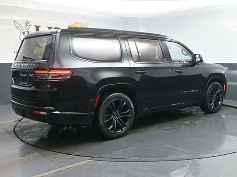 Used 2023 Jeep Grand Wagoneer Series III AWD/4WD image 52