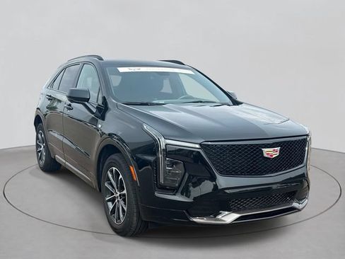 Used 2025 Cadillac XT4 Sport w/ Cold Weather Package FWD image 3