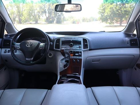 Used 2009 Toyota Venza AWD image 16