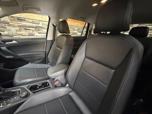 Used 2019 Volkswagen Tiguan SE AWD/4WD image 14