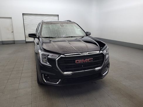Used 2024 GMC Terrain SLT image 14
