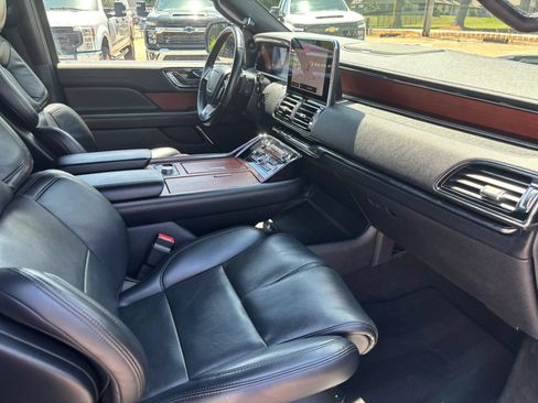 Used 2020 Lincoln Navigator Reserve RWD image 23