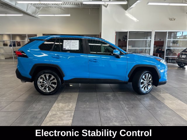 Used 2021 Toyota RAV4 XLE Premium FWD image 12
