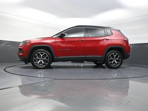 Used 2025 Jeep Compass Limited AWD/4WD image 34