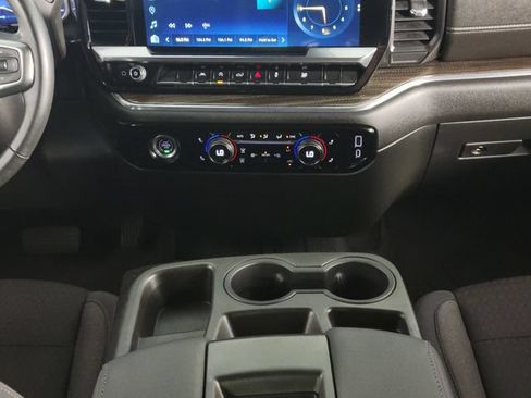 Used 2023 Chevrolet Silverado 1500 LT AWD/4WD image 23