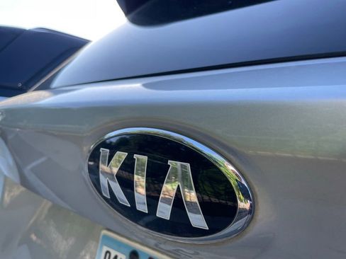 Certified 2021 Kia Sorento S w/ Panoramic Sunroof Package FWD image 9