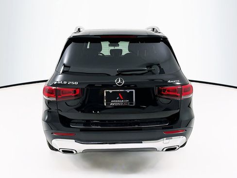 Used 2023 Mercedes-Benz GLB 250 4MATIC image 7