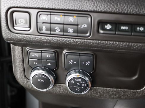 Used 2022 GMC Yukon Denali AWD/4WD image 23