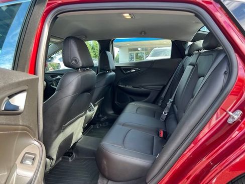 Used 2021 Chevrolet Malibu LT w/ Leather Package FWD image 11